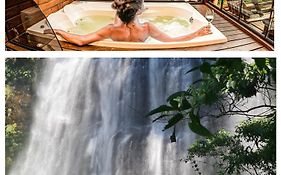 Cachoeira Dos Borges Cabanas E Parque